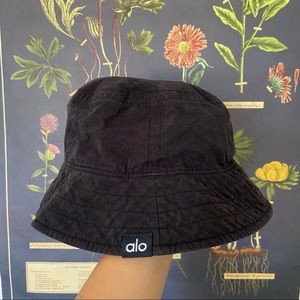 Alo yoga bucket hat.